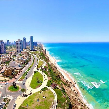 Appartamento Blue In The Sea Netanya Esterno foto