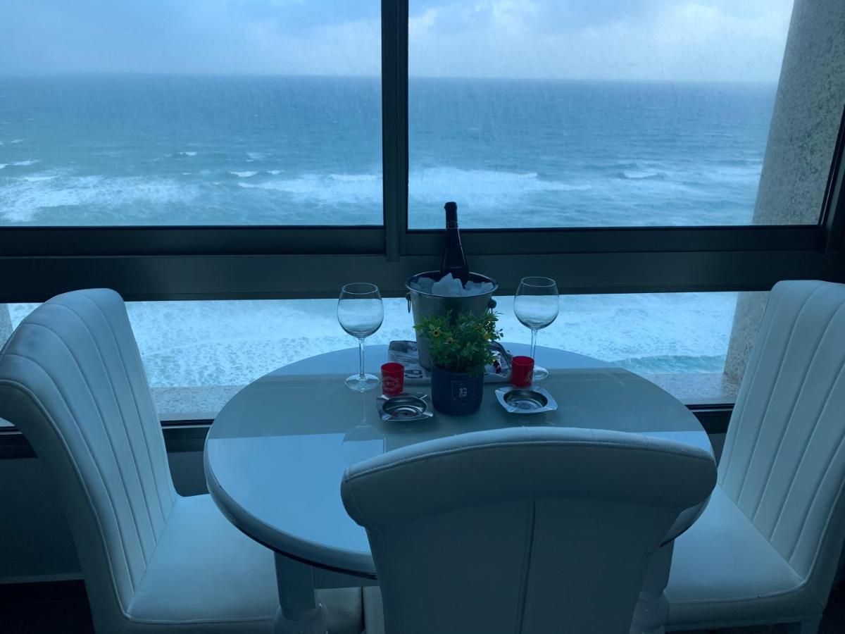 Appartamento Blue In The Sea Netanya Esterno foto